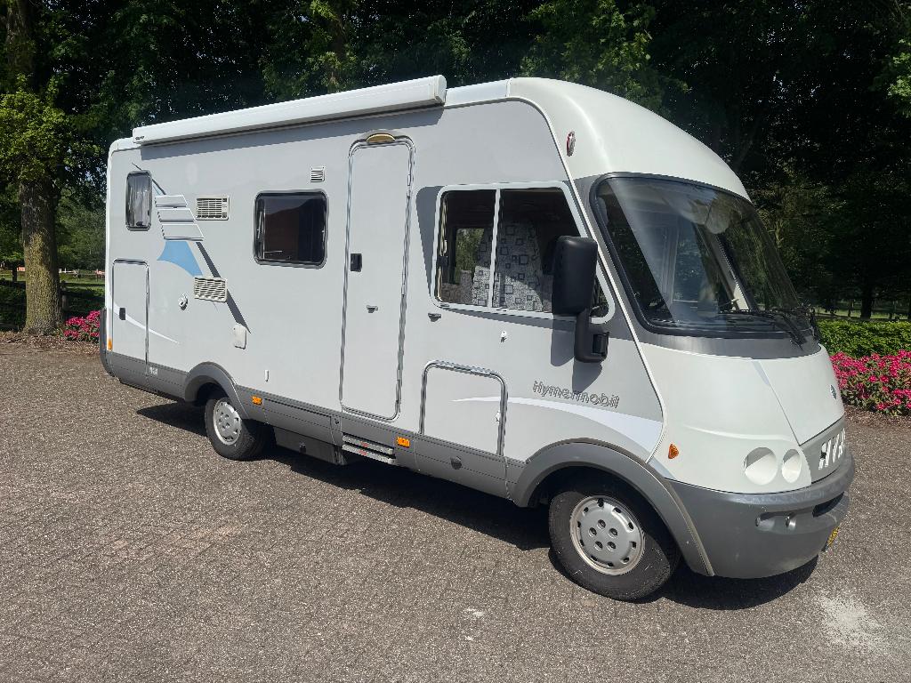 Hymer B524, hefbed, motorairco, 2004, Caravans en Kamperen, Campers, Integraal, Ringverwarming, Fiat, Achteruitrijcamera