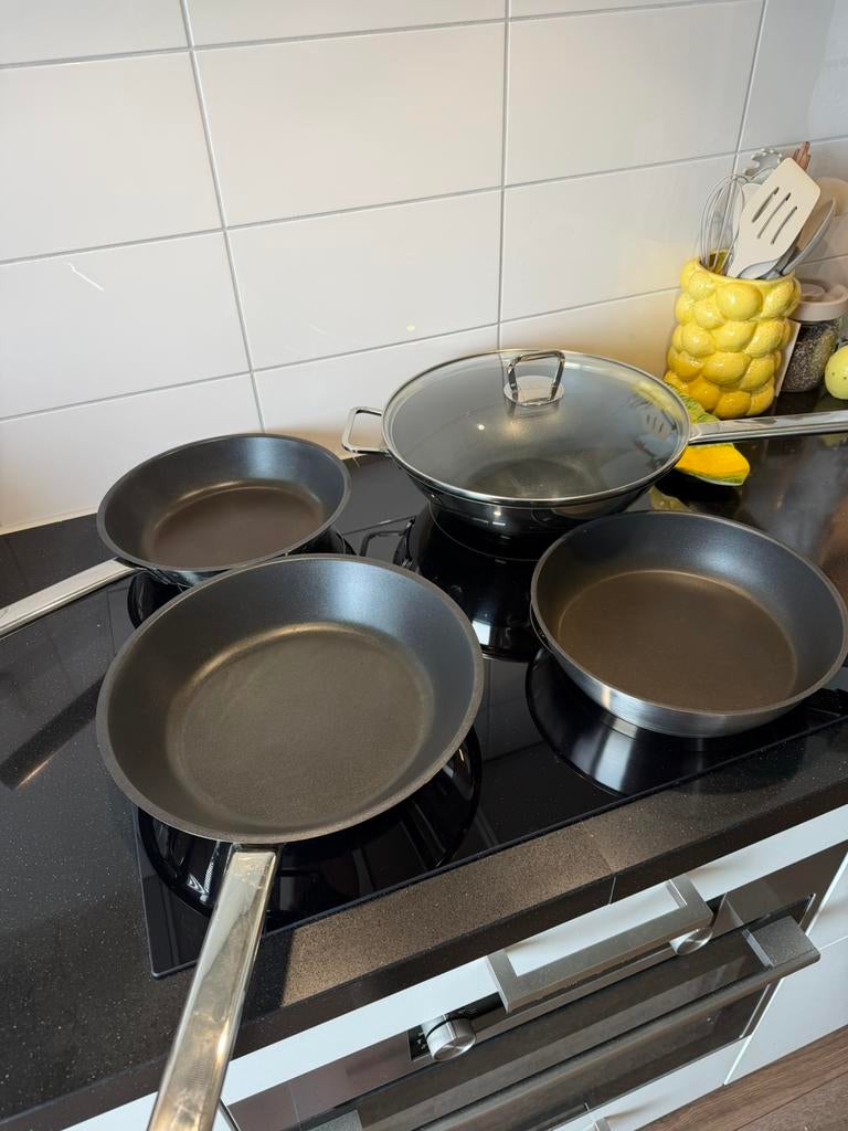 Pannenset 4 stuks, Huis en Inrichting, Keuken | Potten en Pannen, Ophalen, Zo goed als nieuw, Rvs, Pannenset