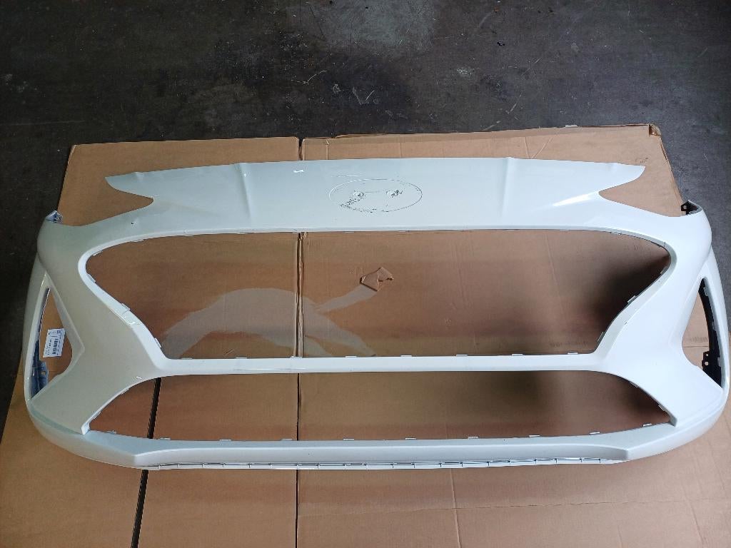 Voorbumper Hyundai i10, Gebruikt, Voor, Ophalen of Verzenden, Bumper
