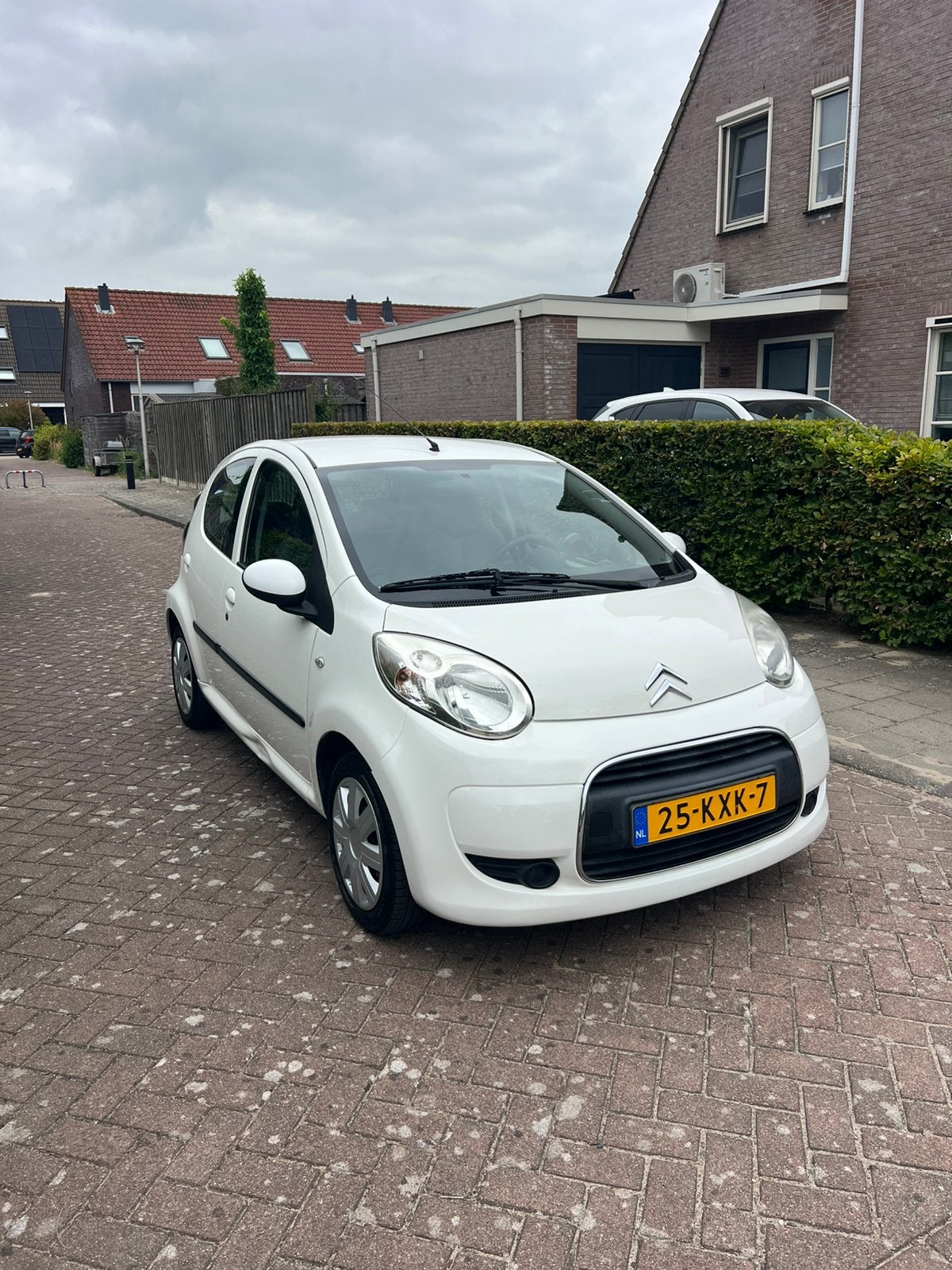 Citroën C1 1.0 5-DRS Sensodrive 2010 Wit, Ophalen, Gebruikt, Citroën, Achter