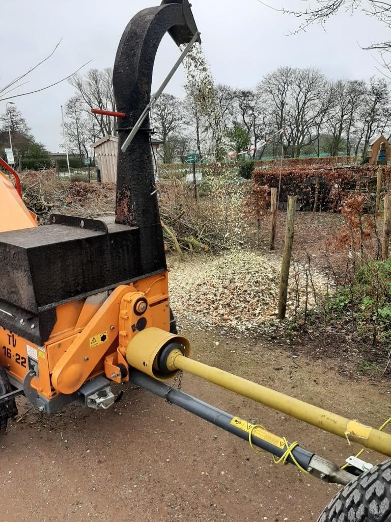 Hout versnipperen voor u, snipperen aan huis, afvaltakken,, Ophalen, Zo goed als nieuw