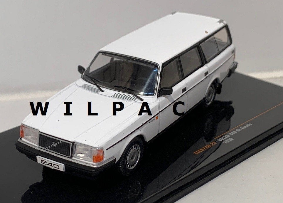 Volvo 245. 240. GL. Estate wit 1:43 1990. Ixo nr. CLC572N.22, Hobby en Vrije tijd, Modelauto's | 1:43, Ophalen of Verzenden, Nieuw