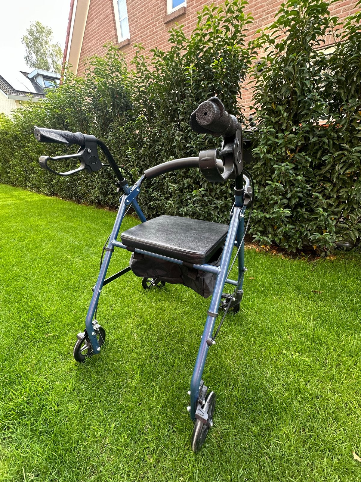 Rollator incl. rugleuning, opbergvak en zitvlak (opvouwbaar), Ophalen, Opvouwbaar