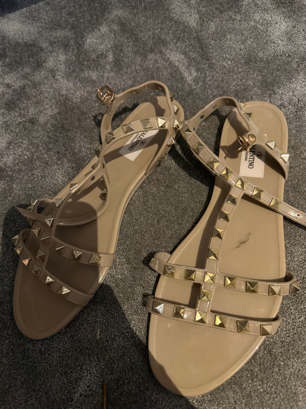 Val Rockstud sandalen - Zo goed als nieuw 39-40, Verzenden, Zo goed als nieuw, Beige, Sandalen of Muiltjes