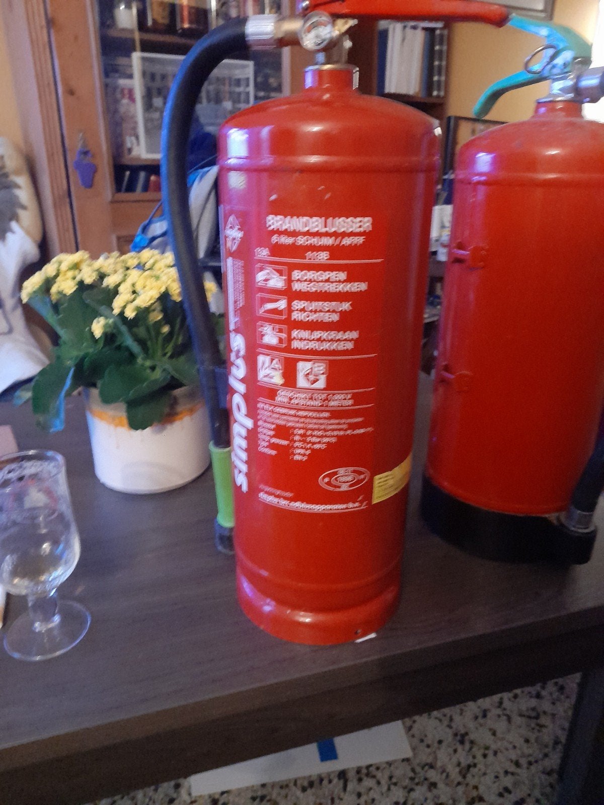 4x 6 liter schuim brandblussers, vol en zo goed als nieuw, Ophalen, Brandblusser