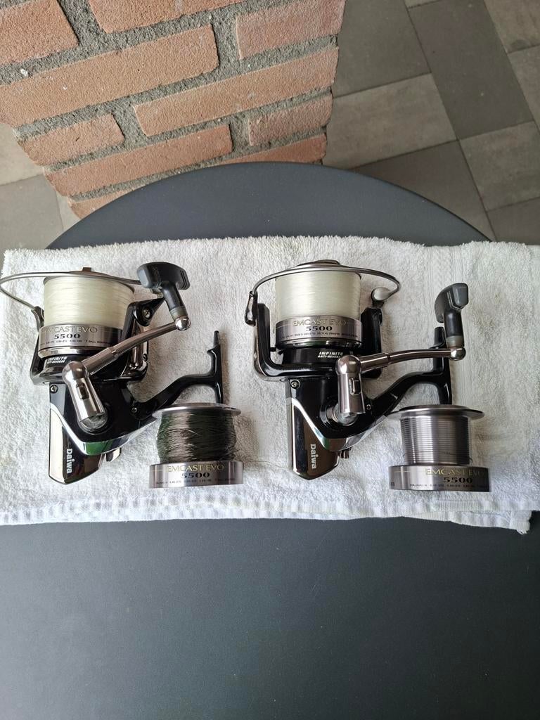 2 Mooie Daiwa Emcast Evo 5500 molens., Ophalen of Verzenden, Gebruikt, Molen