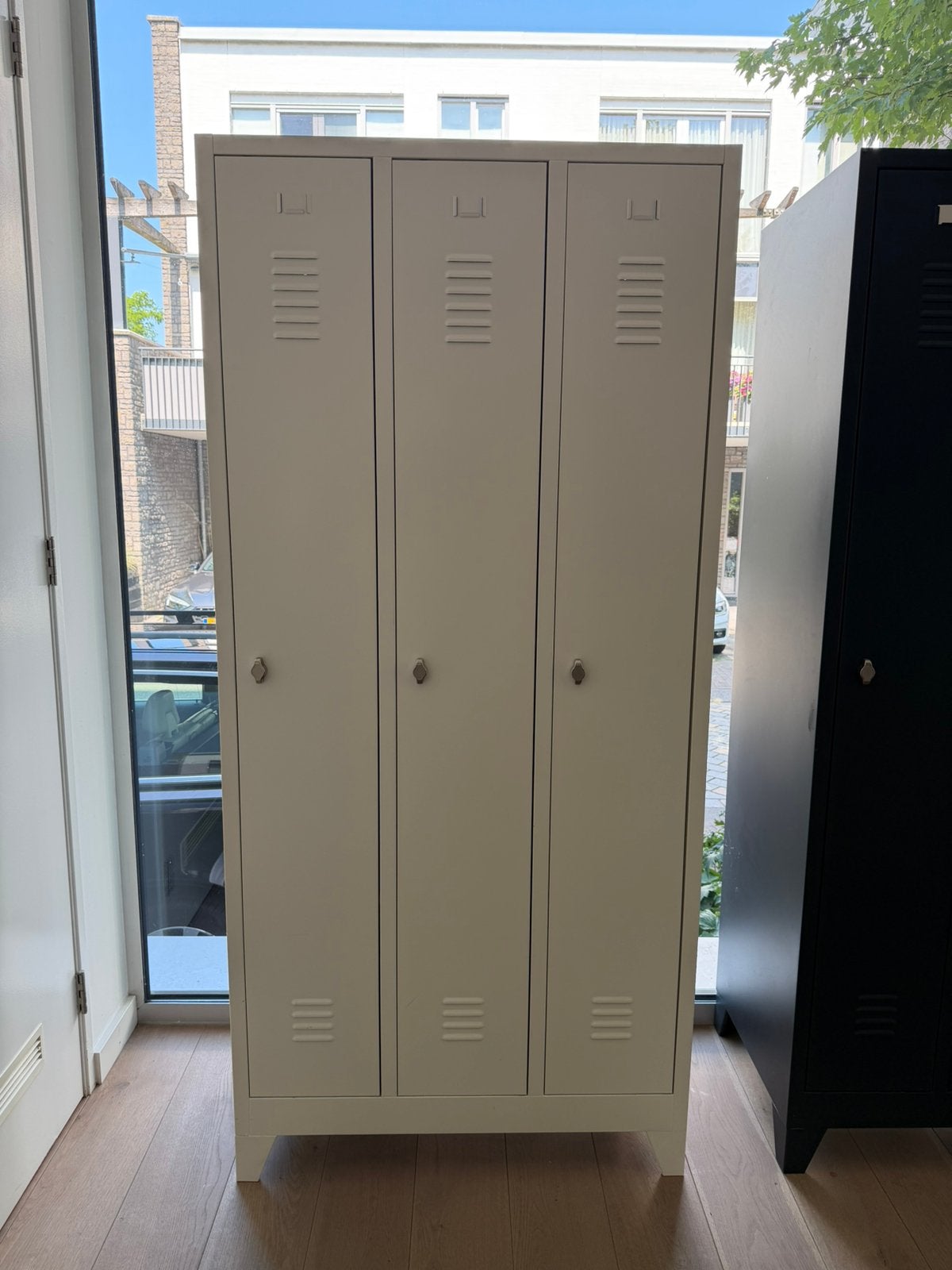 3 deurs lockerkast wit zgan, Huis en Inrichting, Kasten | Lockerkasten, Ophalen, Zo goed als nieuw