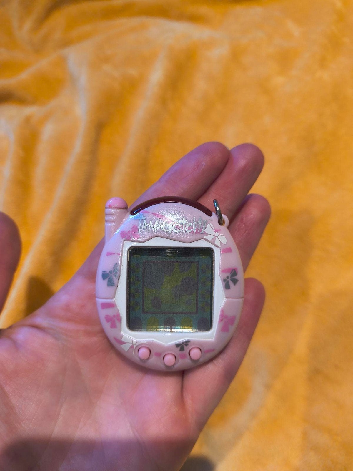 Tamagotchi v3 2004 pink ribbon, Verzamelen, Ophalen of Verzenden, Zo goed als nieuw