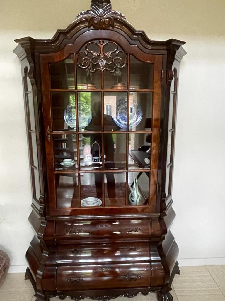 Antieke kast, Ophalen