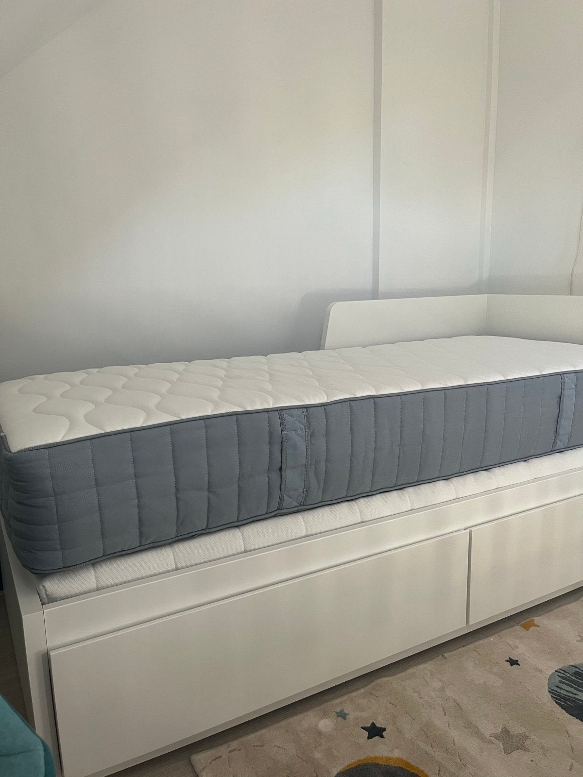 VALEVÅG Matras middelhard 80x200 cm, Huis en Inrichting, Slaapkamer | Matrassen en Bedbodems, Ophalen, Eenpersoons, Zo goed als nieuw