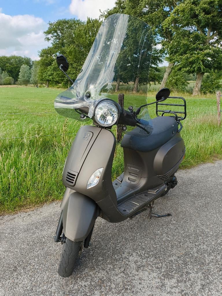 Scooter (AGM VX50), Fietsen en Brommers, Snorfietsen en Snorscooters, Gebruikt, Overige merken, Benzine, Ophalen