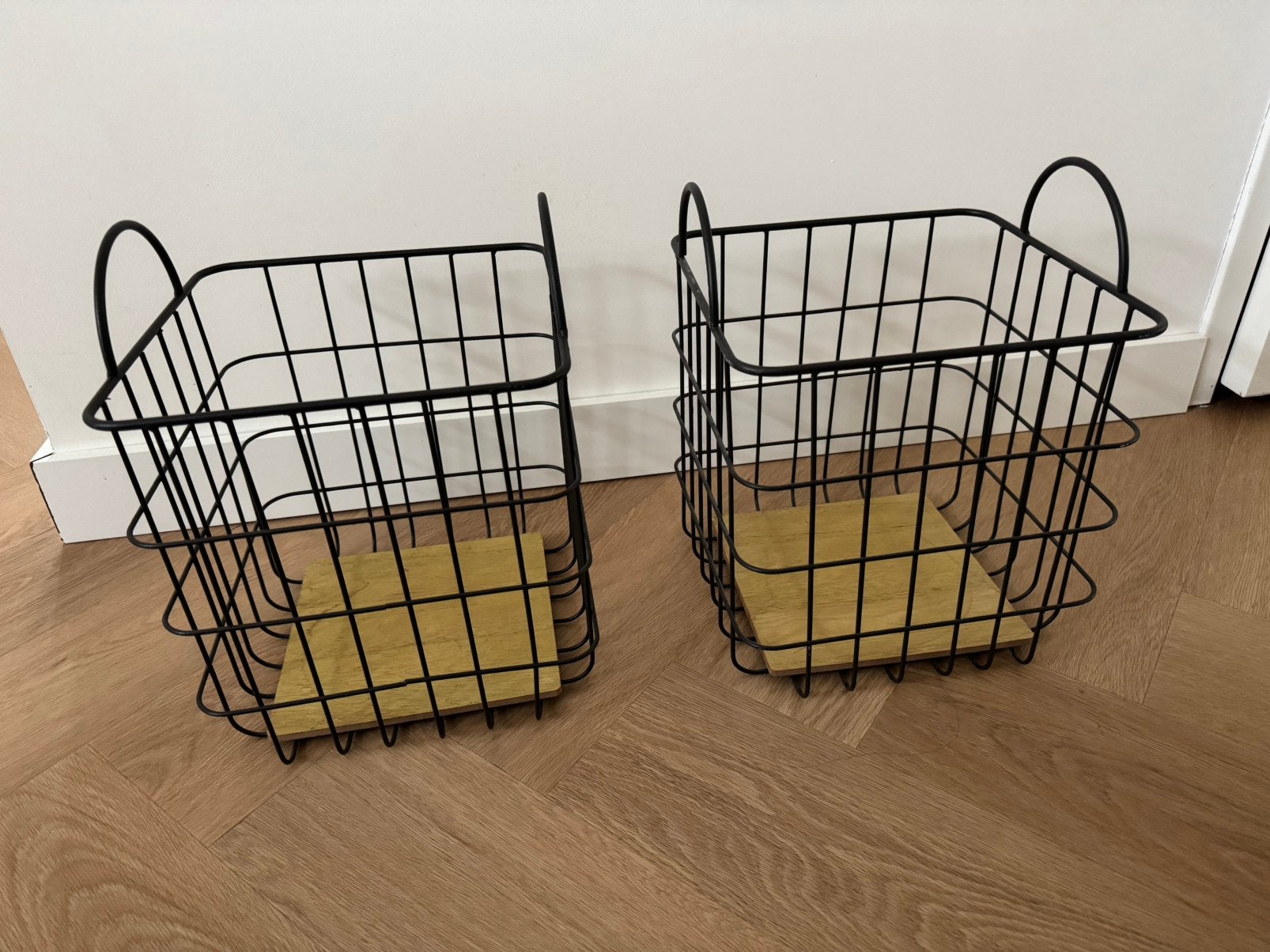 Zwarte stalen mand, Huis en Inrichting, Ophalen, Zo goed als nieuw, Rond, Overige materialen