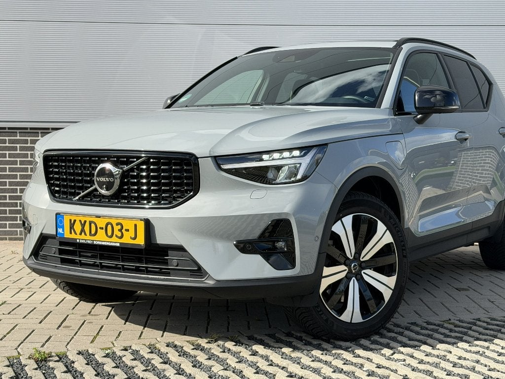 Volvo XC40 T4 Recharge Ultimate Dark 2023 | Pano | Trekhaak, Auto's, 1800 kg, 129 pk, Alcantara, Plug-in hybride