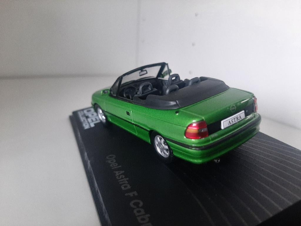Opel astra f cabriolet 1:43 groen, Ophalen of Verzenden, Zo goed als nieuw, Auto, Overige merken