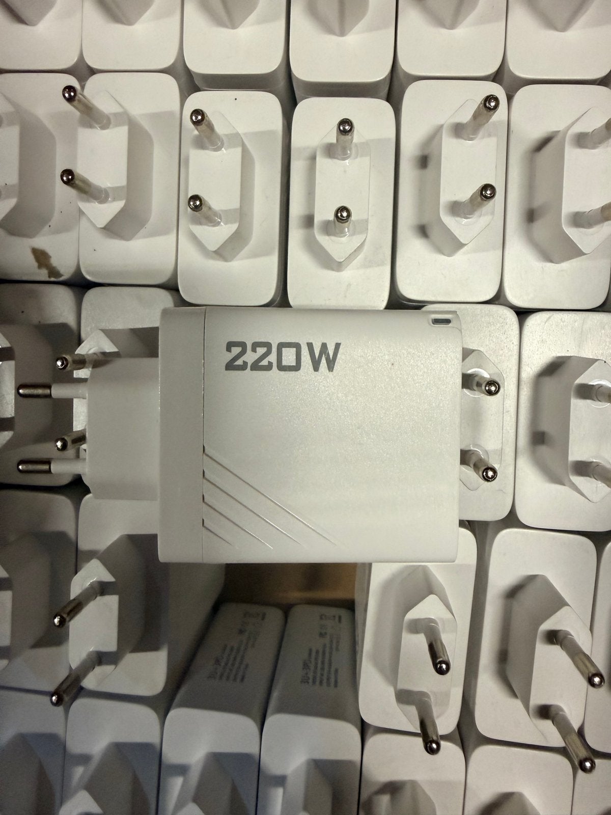 Partij 45 Stuks 220W USB-C PD Snellader met Meerdere Poorten, Ophalen of Verzenden, Nieuw