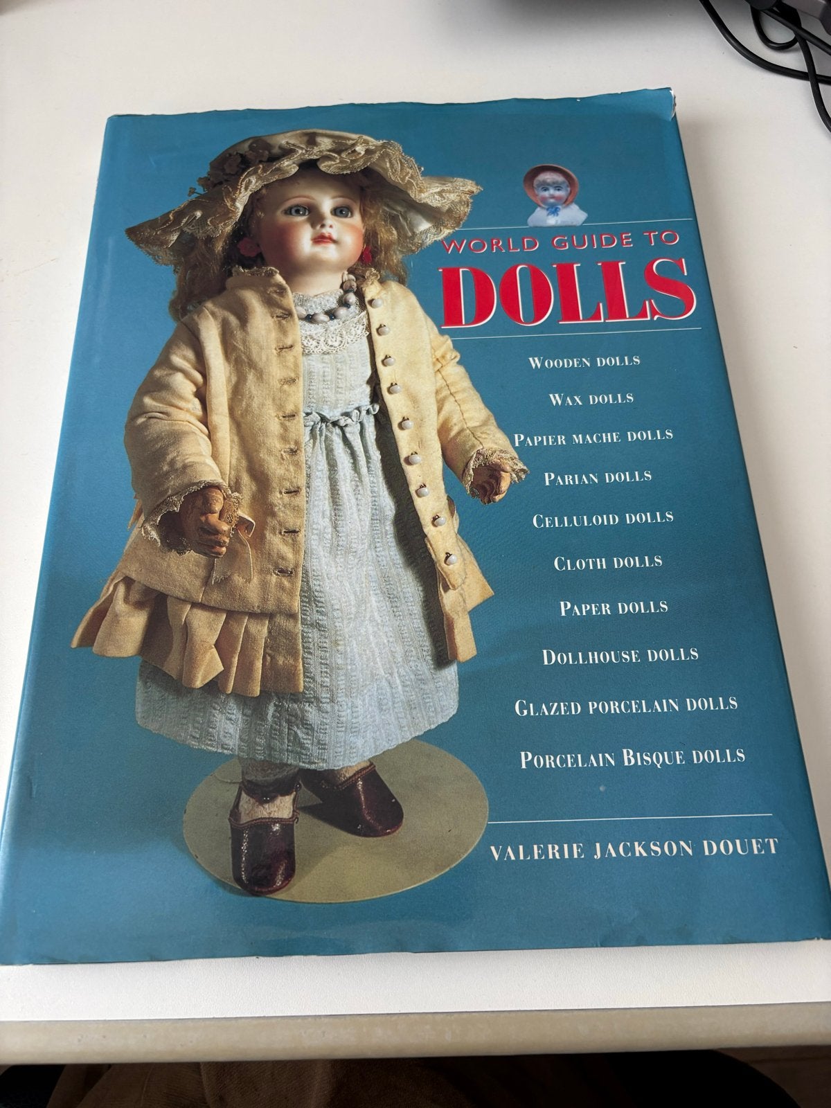 World Guide to Dolls - Valerie Jackson Douet, Ophalen of Verzenden, Gelezen, Wereld overig