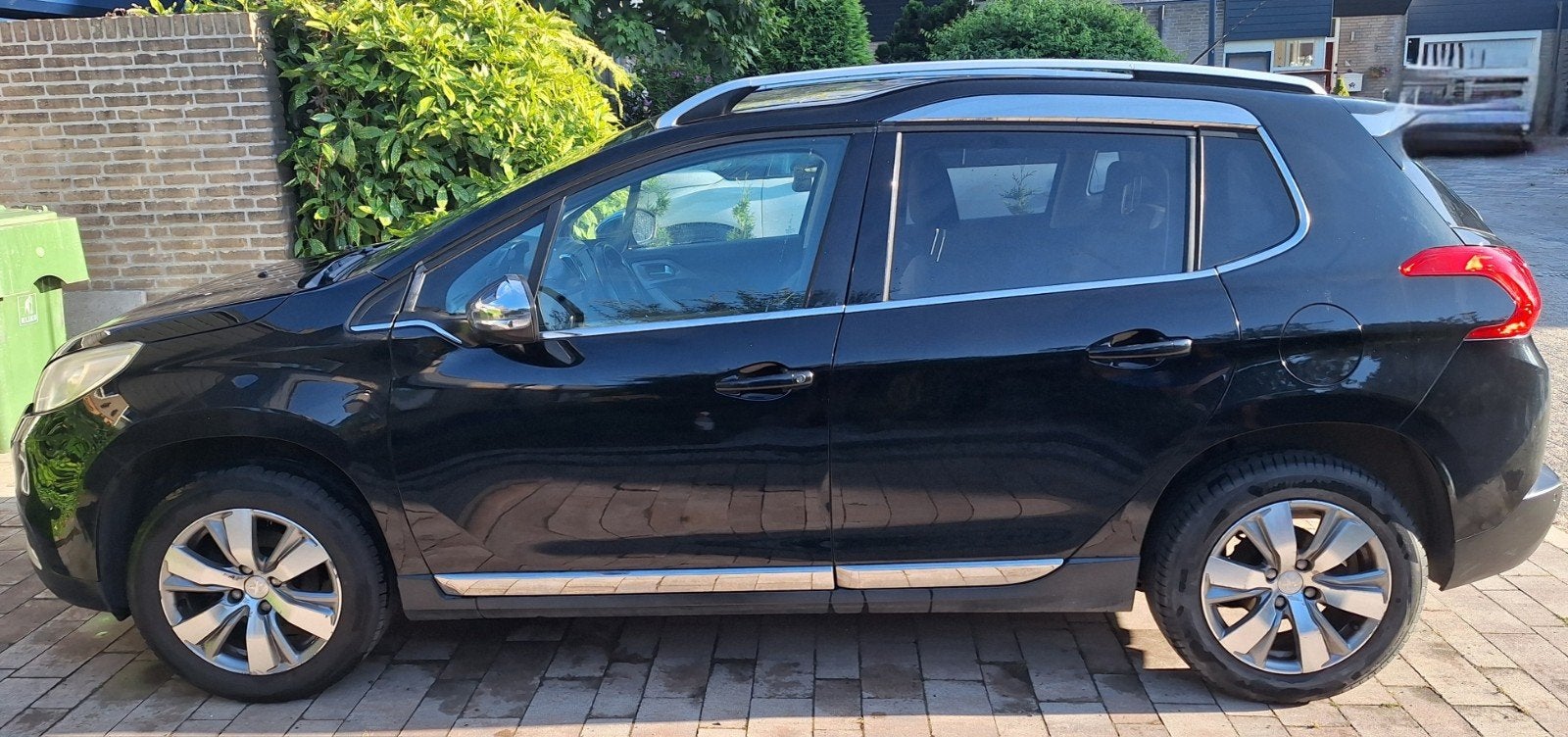 Peugeot 2008 1.2 VTI 60KW/82PK 2014 Zwart met panoramadak, Auto's, Voorwielaandrijving, 40 €/maand, 1199 cc, Zwart