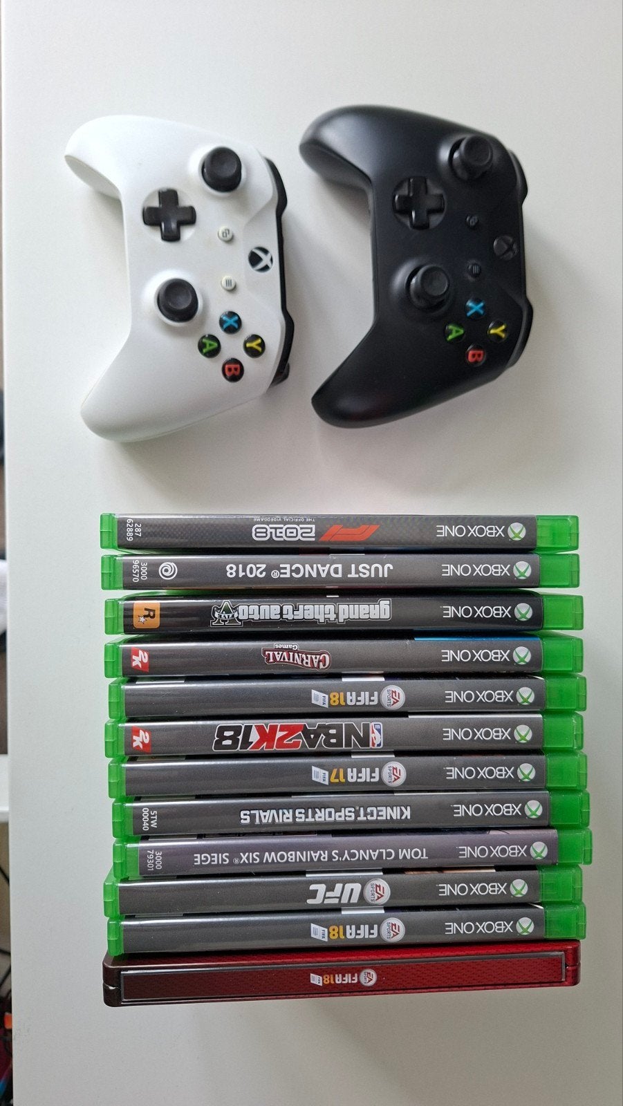 Xbox One S 1TB met 2 controllers en spellen, Ophalen