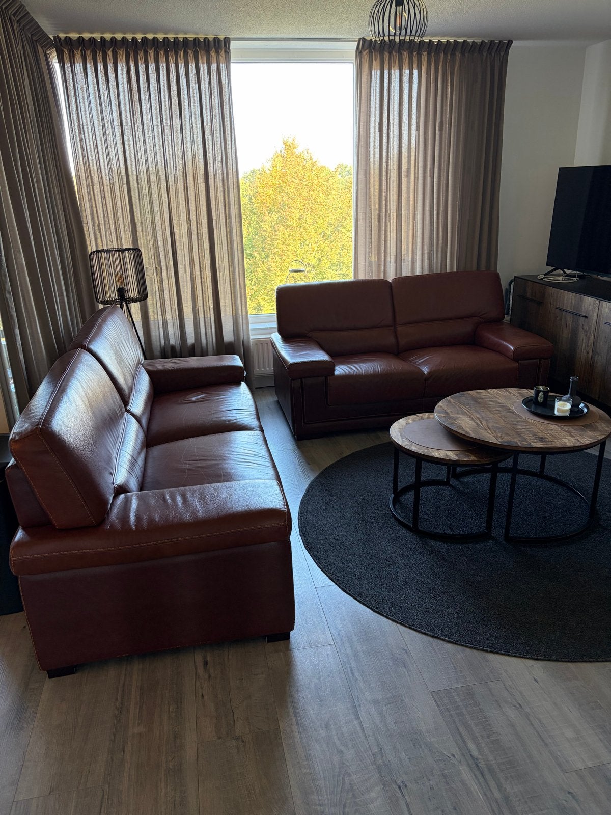 Comfortabele bruine leren banken (2- en 3-zits), Ophalen, Gebruikt, Driepersoons, Rechte bank