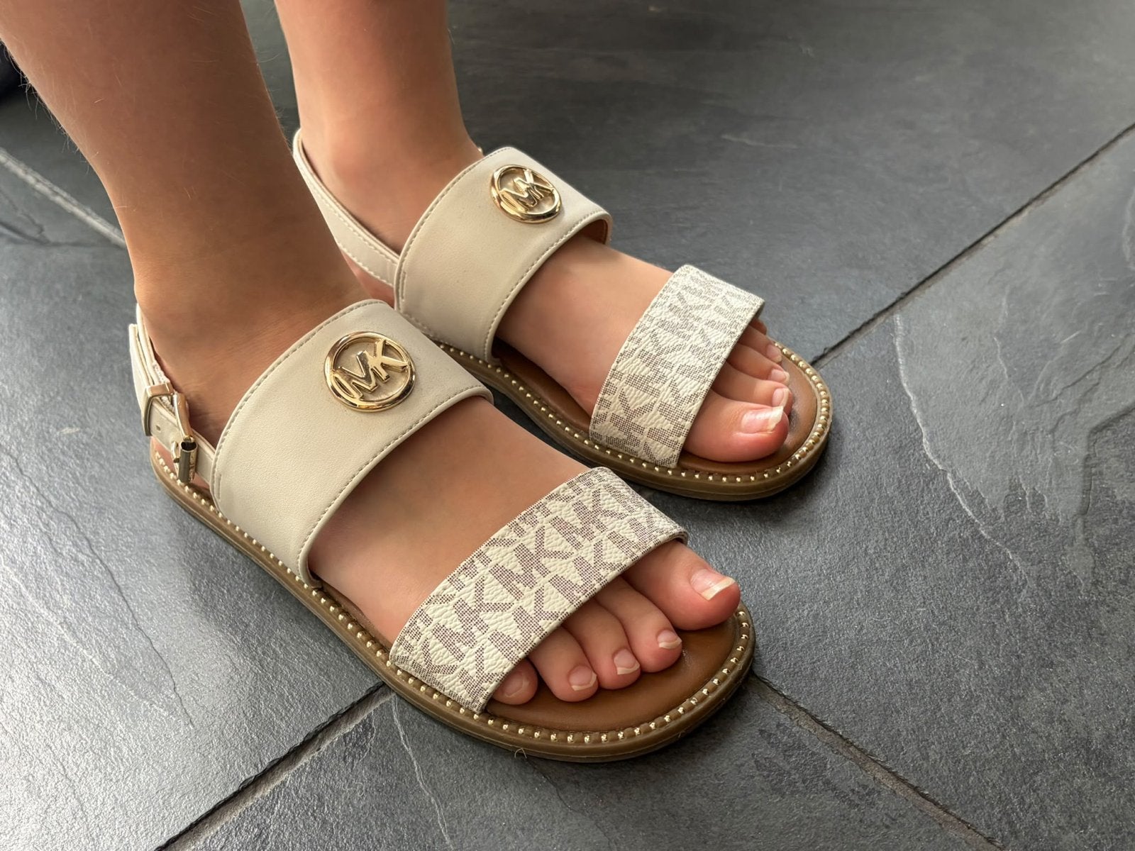 Michael Kors sandalen maat 32 zo goed als nieuw, Meisje, Schoenen, Ophalen of Verzenden, Zo goed als nieuw