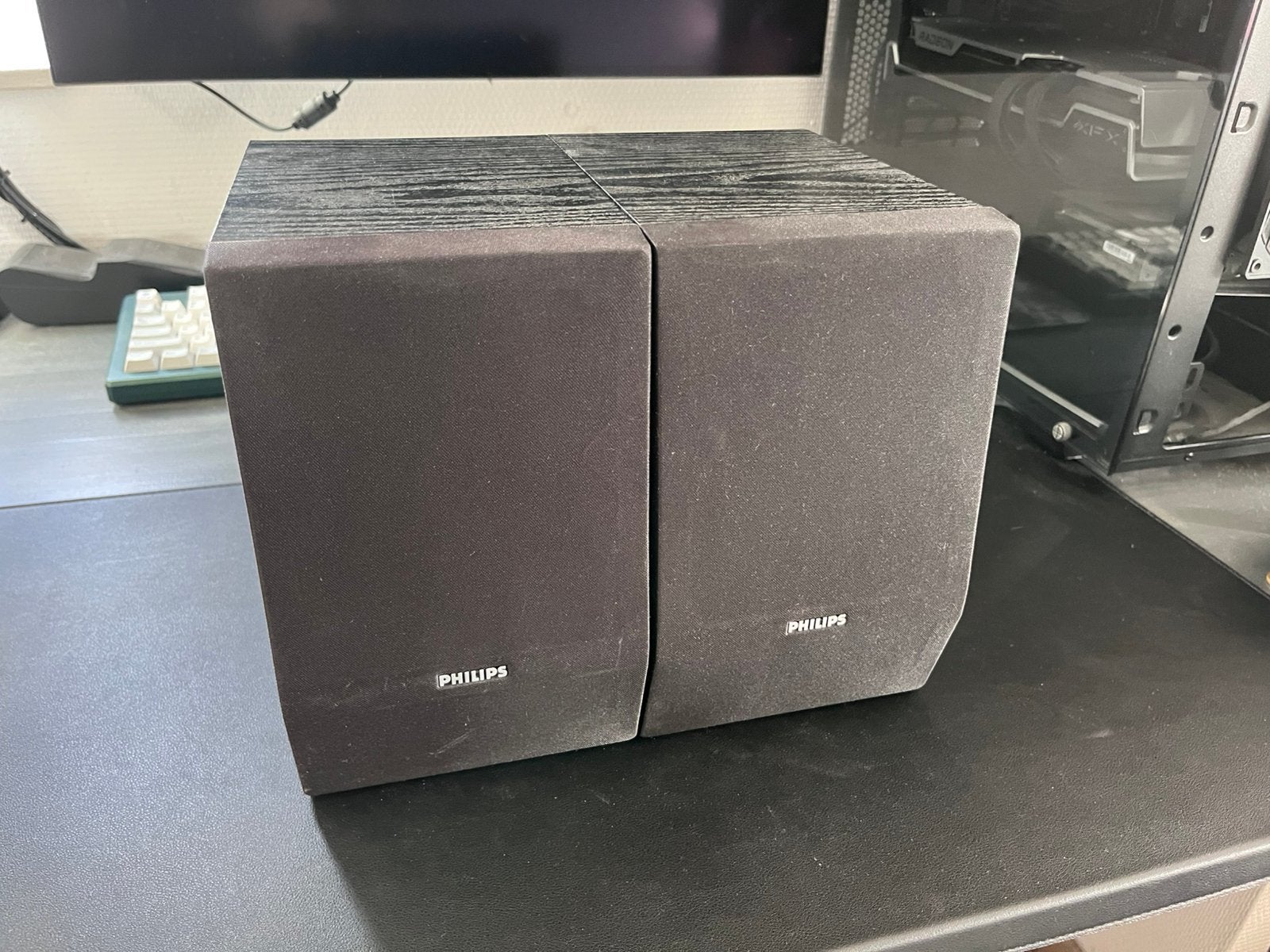 Philips MCM394 speakers