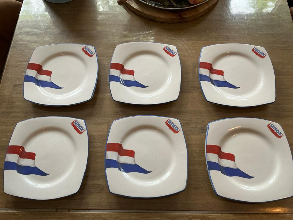 Unox bordjes met Nederlandse vlag - 6 stuks, 20 cm, Gebruikt, Keramiek, Ophalen of Verzenden, Bord(en)