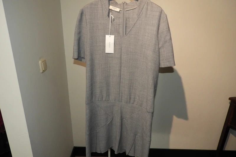 BA&SH muis grijze jurk aparte stiksels rok Nieuw met kaart 3, Kleding | Dames, Jurken, Maat 38/40 (M), Verzenden, Nieuw, Ba&sh