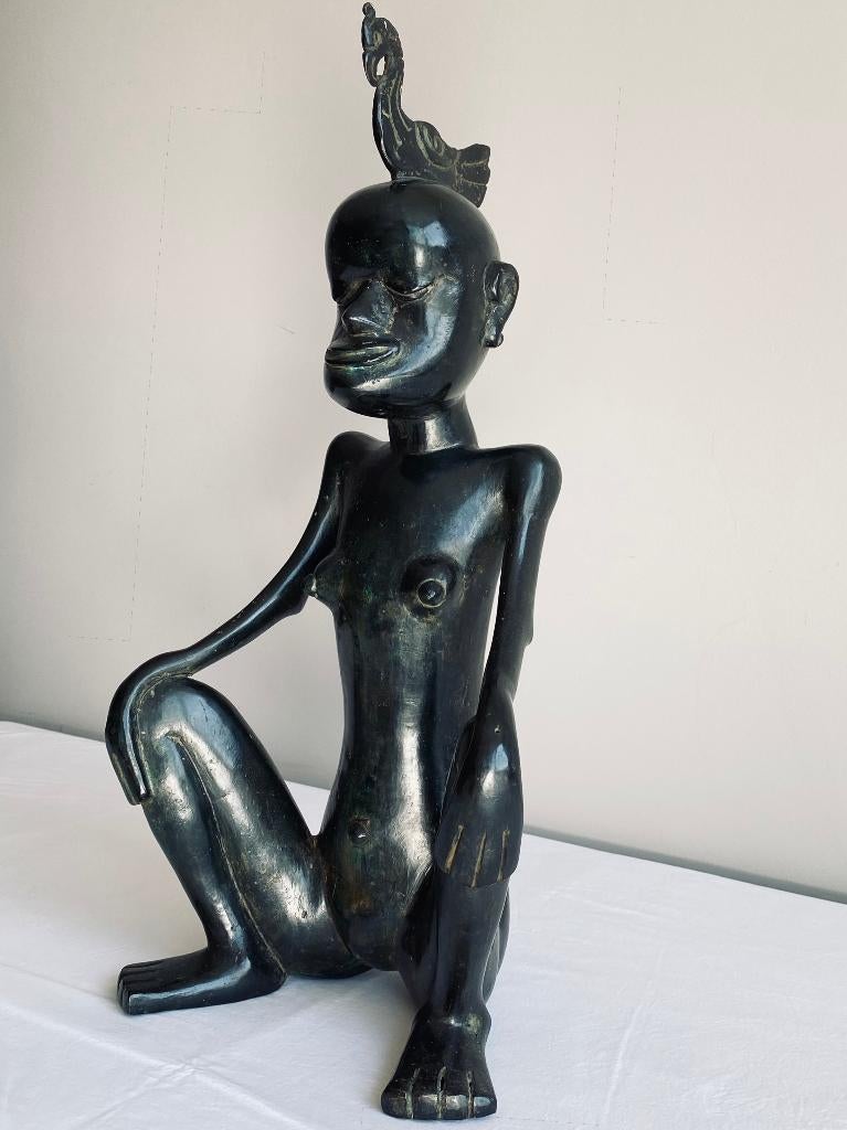 Bronzen sculptuur –Borneo, Antiek en Kunst, Kunst | Beelden en Houtsnijwerken, Handgemaakt, Ophalen of Verzenden, Brons, 20 - 50 cm