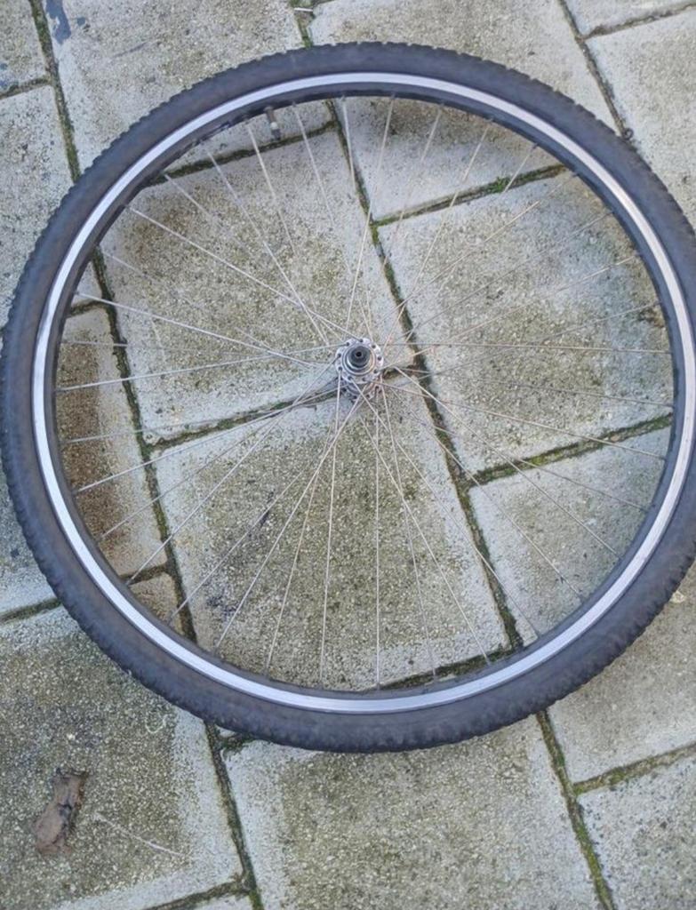Giant voorwiel 24 inch met band, Fietsen en Brommers, Wiel, Gebruikt, Kinderfiets, Aluminium