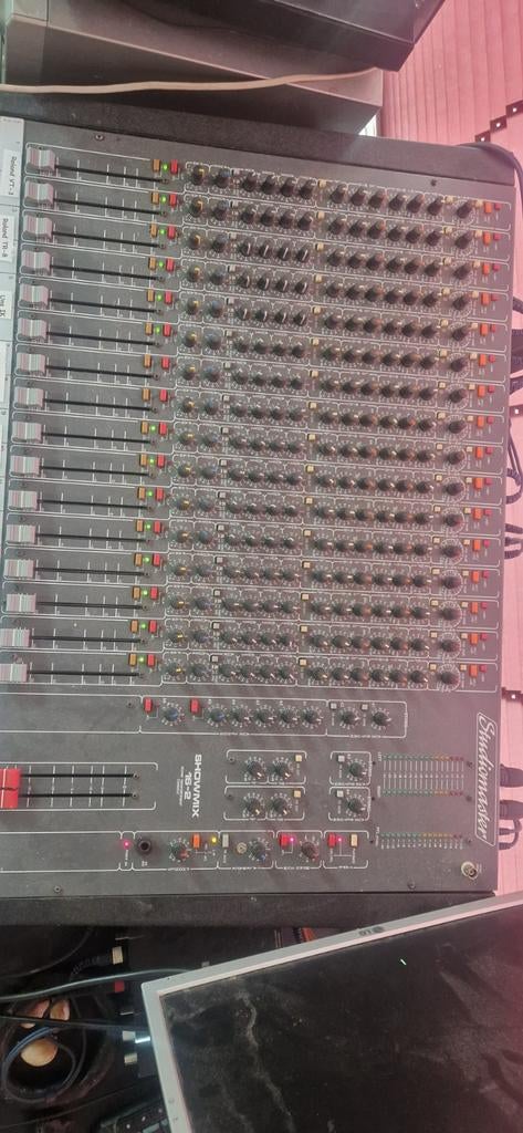Studiomaster Showmix 16-2 Mixer - Professionele Mengtafel, Ophalen of Verzenden, Gebruikt, 10 tot 20 kanalen, Microfooningang