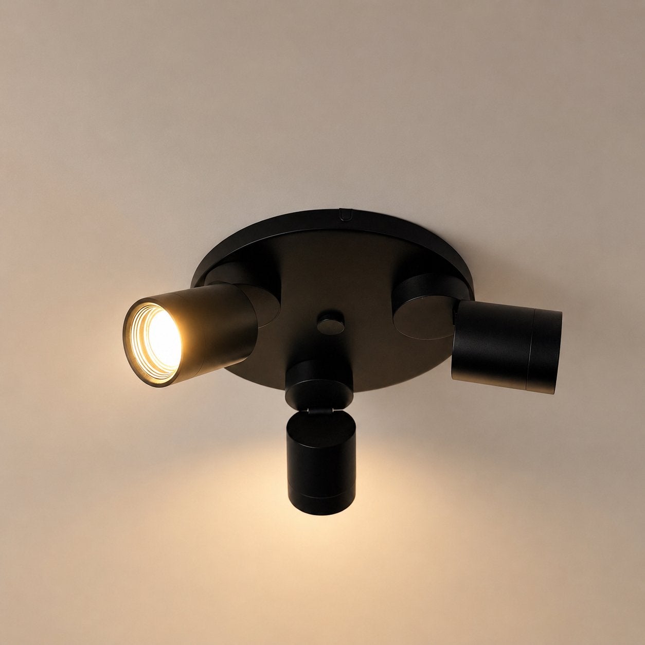 IKEA Nymåne plafondlamp met 3 spots, zwart, Ophalen, Zo goed als nieuw, Metaal