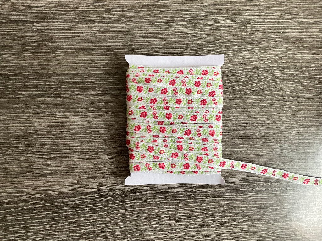Nr 249) Prachtig geborduurd retro band 10 meter € 4,00, Verzenden, Nieuw, Lint, Band of Elastiek