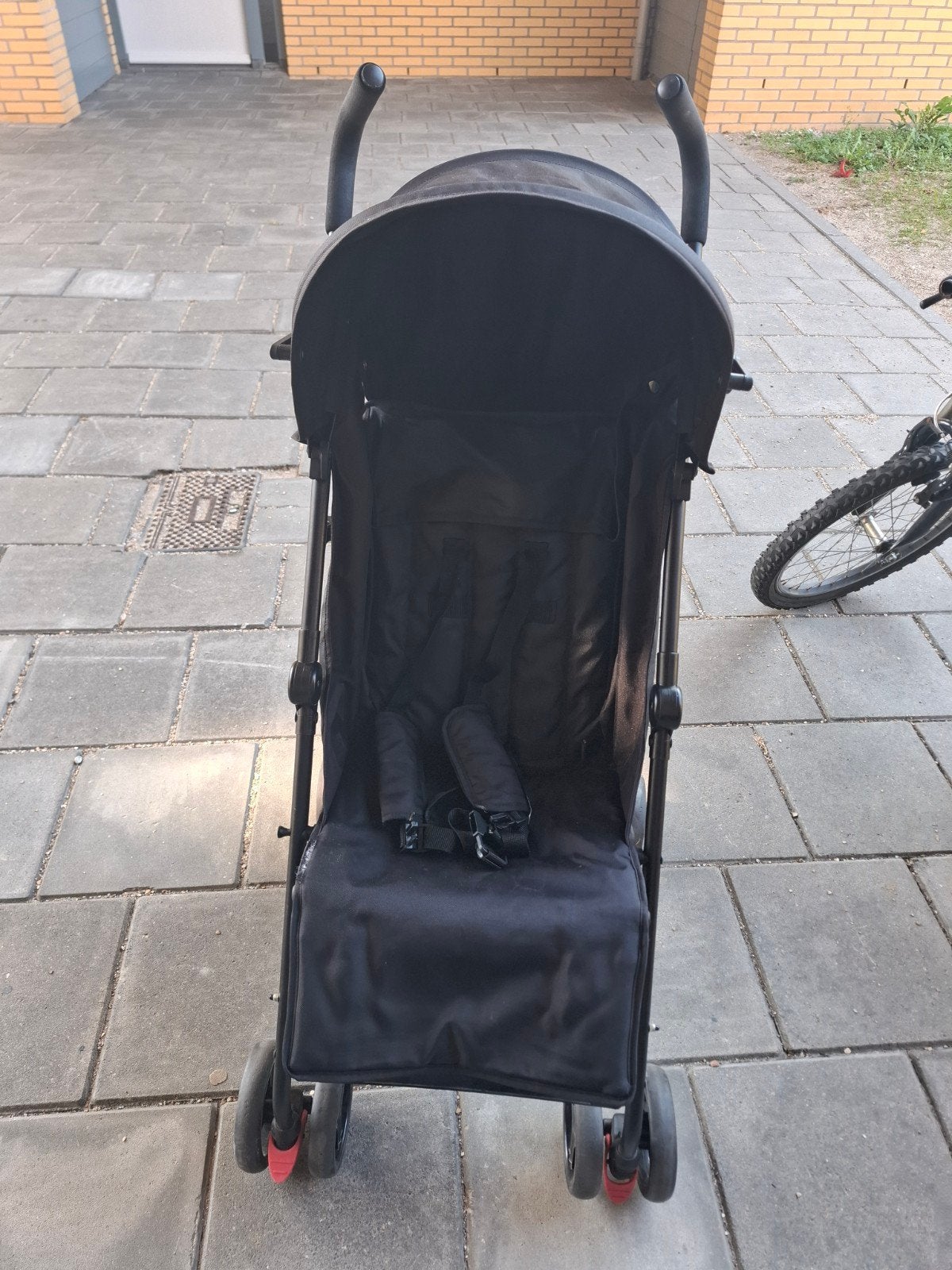 Buggy Little World - Zo goed als nieuw, Kinderen en Baby's, Ophalen, Zo goed als nieuw, Overige merken, Zonnekap