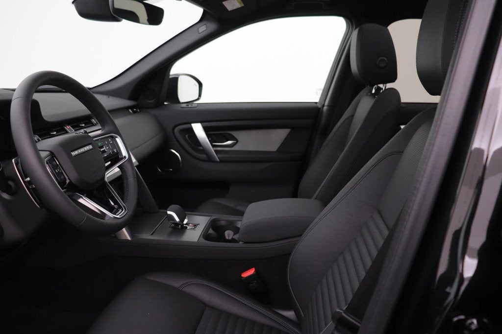 Land Rover Discovery Sport P270e PHEV Dynamic SE | Panoramad, Automaat, 15 kWh, Discovery Sport, Zwart