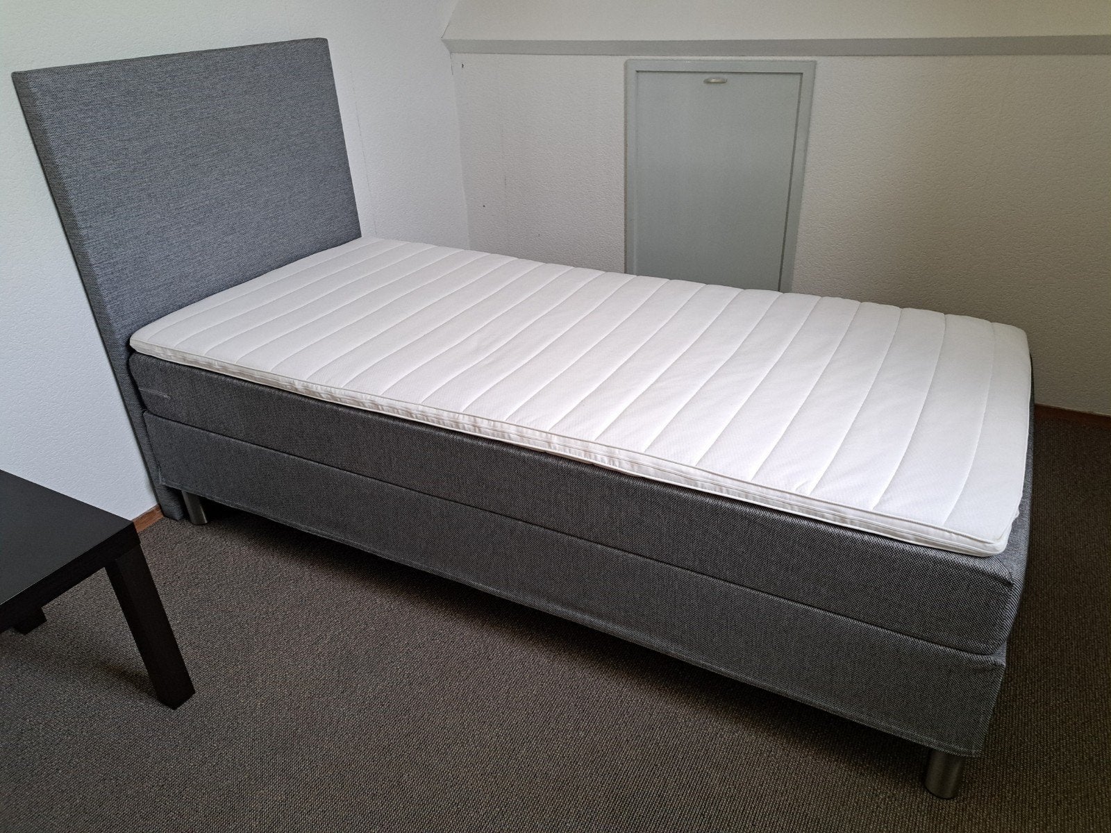 Nieuw eenpersoonsbed 90x200 cm met topper, Huis en Inrichting, Ophalen, Overige materialen, 90 cm, Eenpersoons