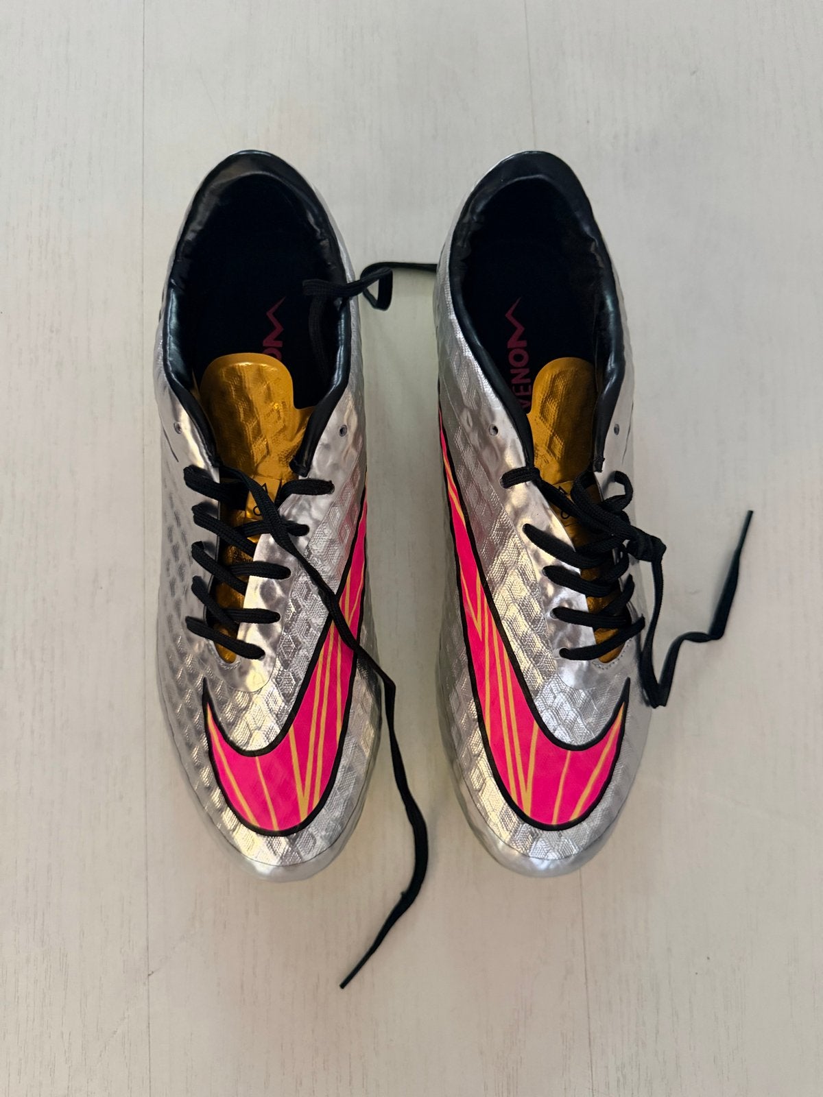 Nike Hypervenom voetbalschoenen - Zilver/Roze/Geel - Nieuw, Maat L, Verzenden, Nieuw, Schoenen