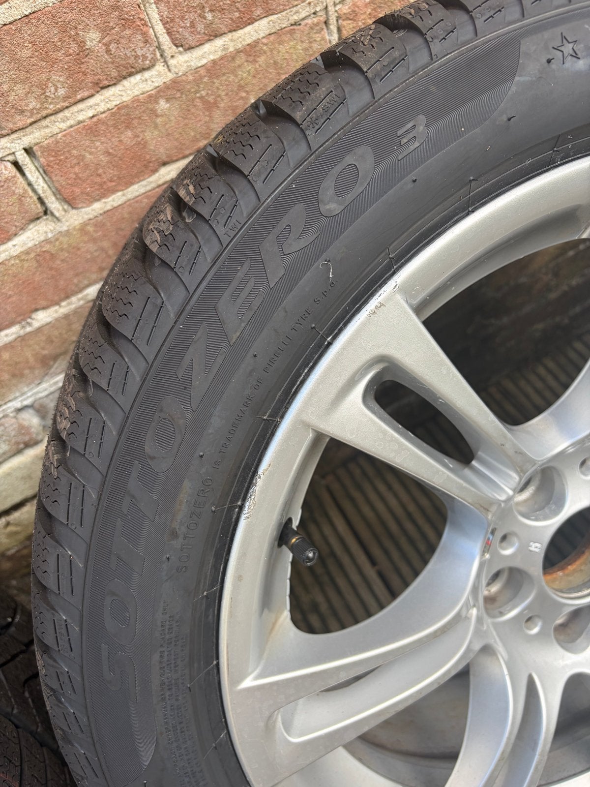 Nieuwe Winterbanden op 18 inch BMW M Sport Velgen F10, Ophalen, 18 inch, 245 mm, Banden en Velgen