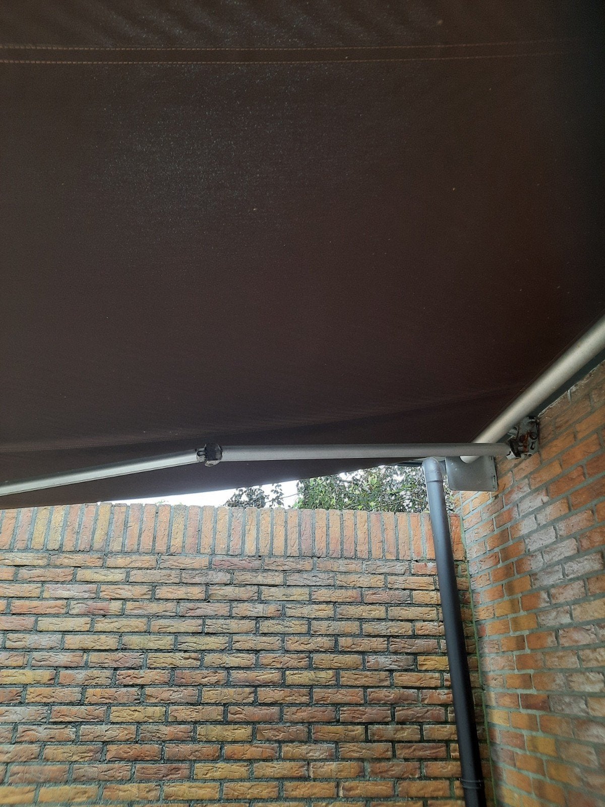 Foto 11 van zonnescherm met knikarm
