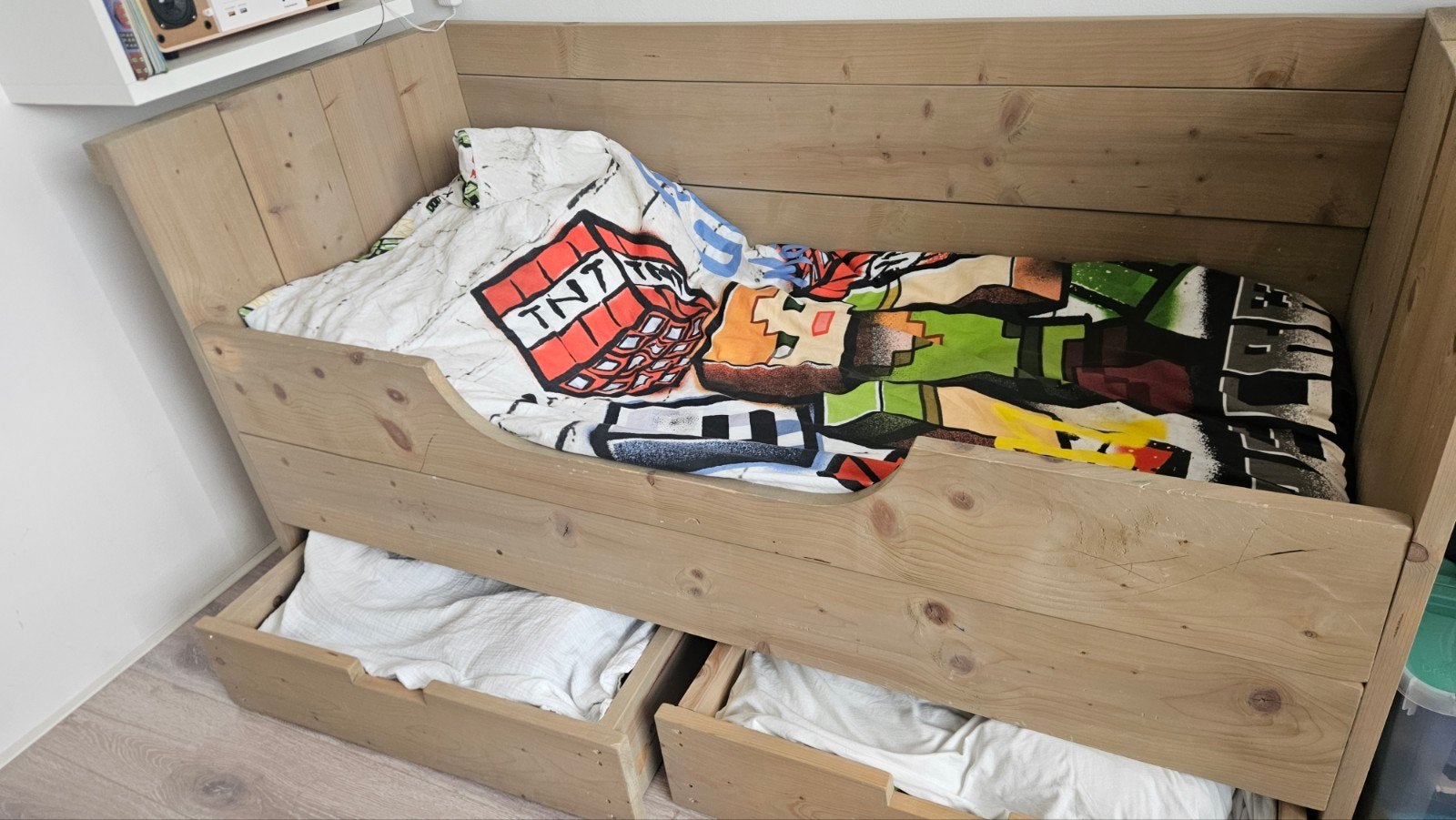 Steigerhouten Kinderbed met matras en Bijbehorende kast, Ophalen, Gebruikt