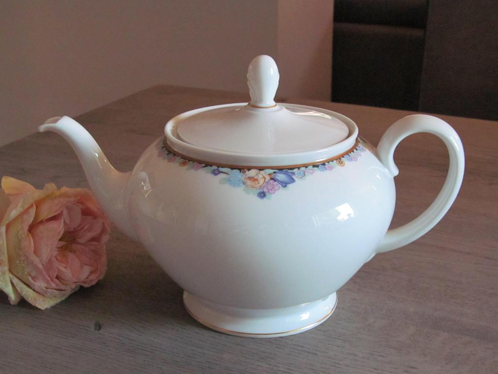 Rosenthal Classic Rose Theepot 1,5 ltr, Keramiek, Overige typen, Ophalen of Verzenden, Zo goed als nieuw