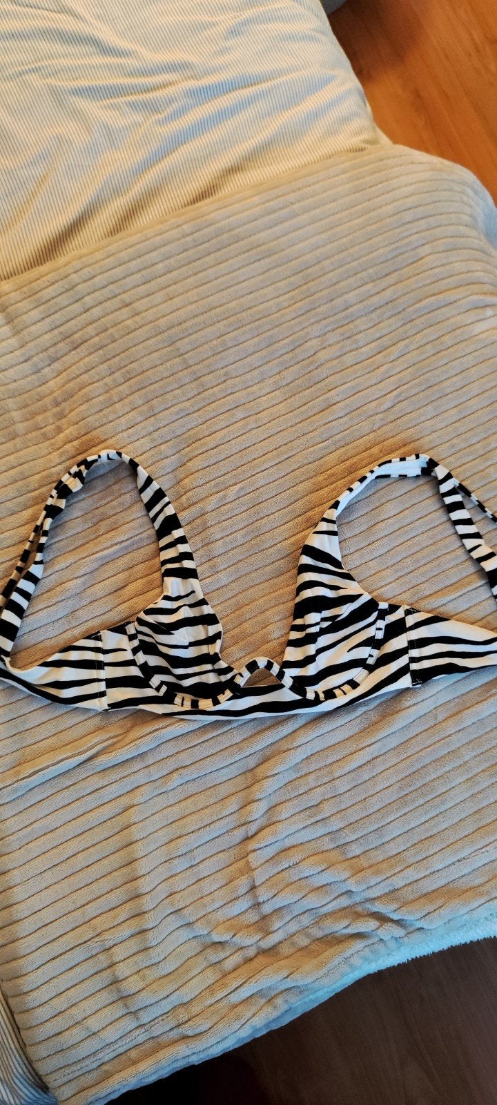 Hunkemöller Zebra Bikini Top 75B, Kleding | Dames, Badmode en Zwemkleding, Zwart, Ophalen of Verzenden, Zo goed als nieuw, Bikini