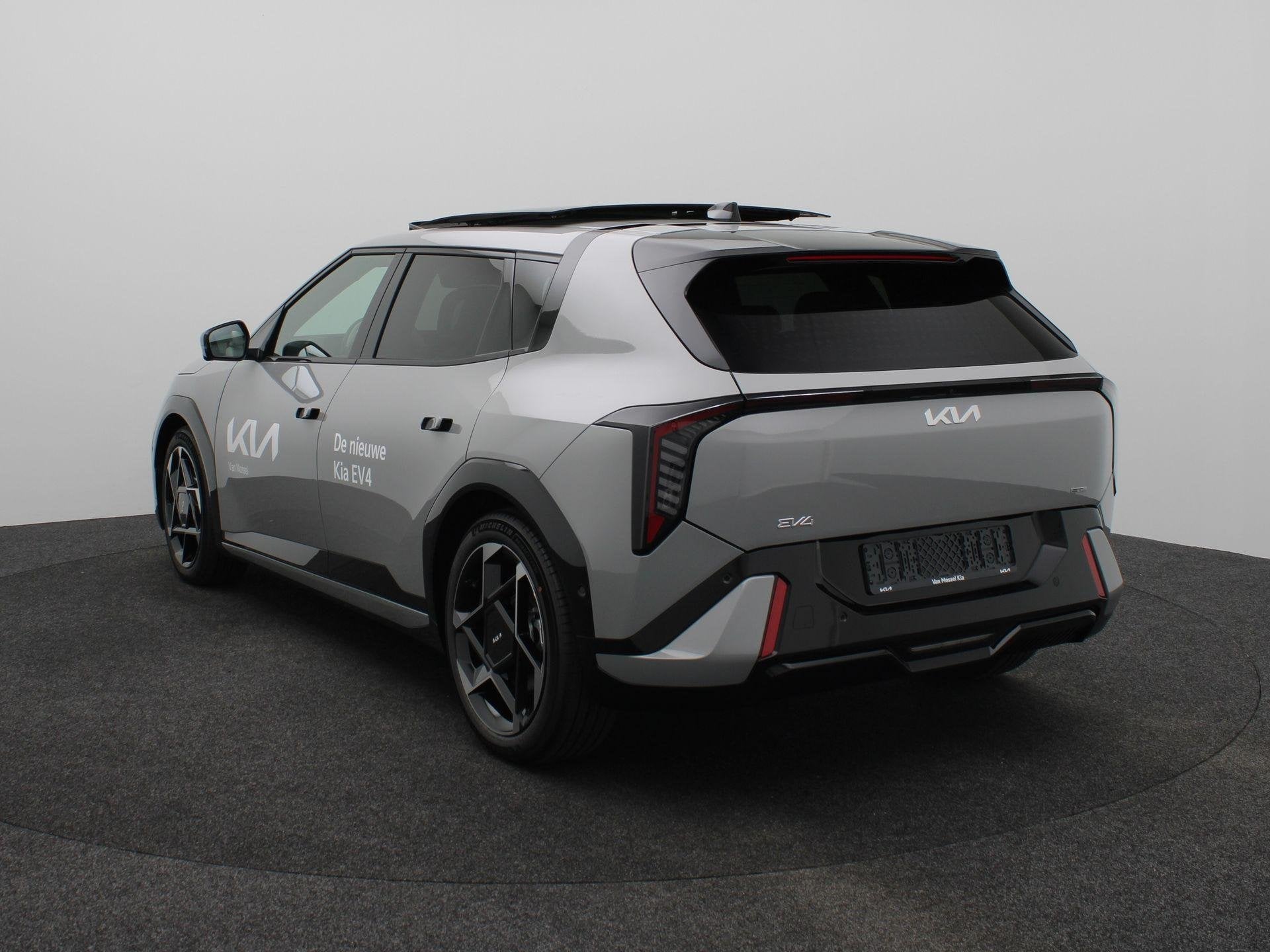 Kia EV4 Hatchback GT-PlusLine 81.4 kWh | Trekhaak | 360 Came, Auto's, 510 min, 612 km, Origineel Nederlands, 204 pk