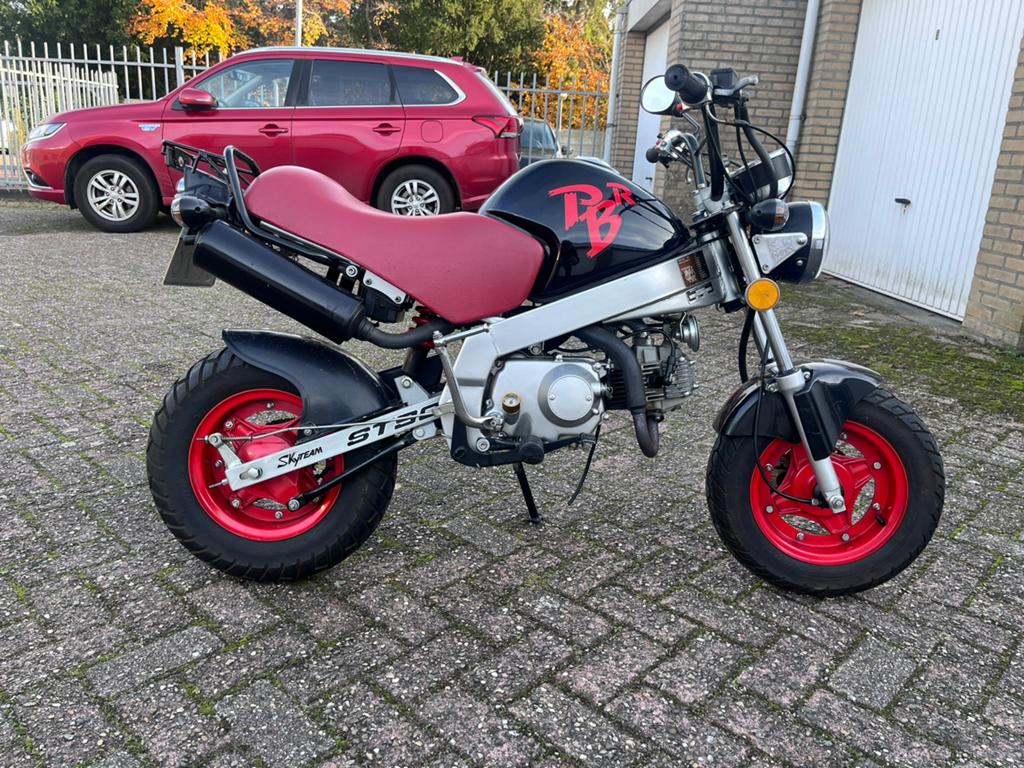 Skyteam PBR 90cc met motorfiets kenteken, Fietsen en Brommers, Brommers | Honda, Ophalen of Verzenden, Zo goed als nieuw, Overige modellen