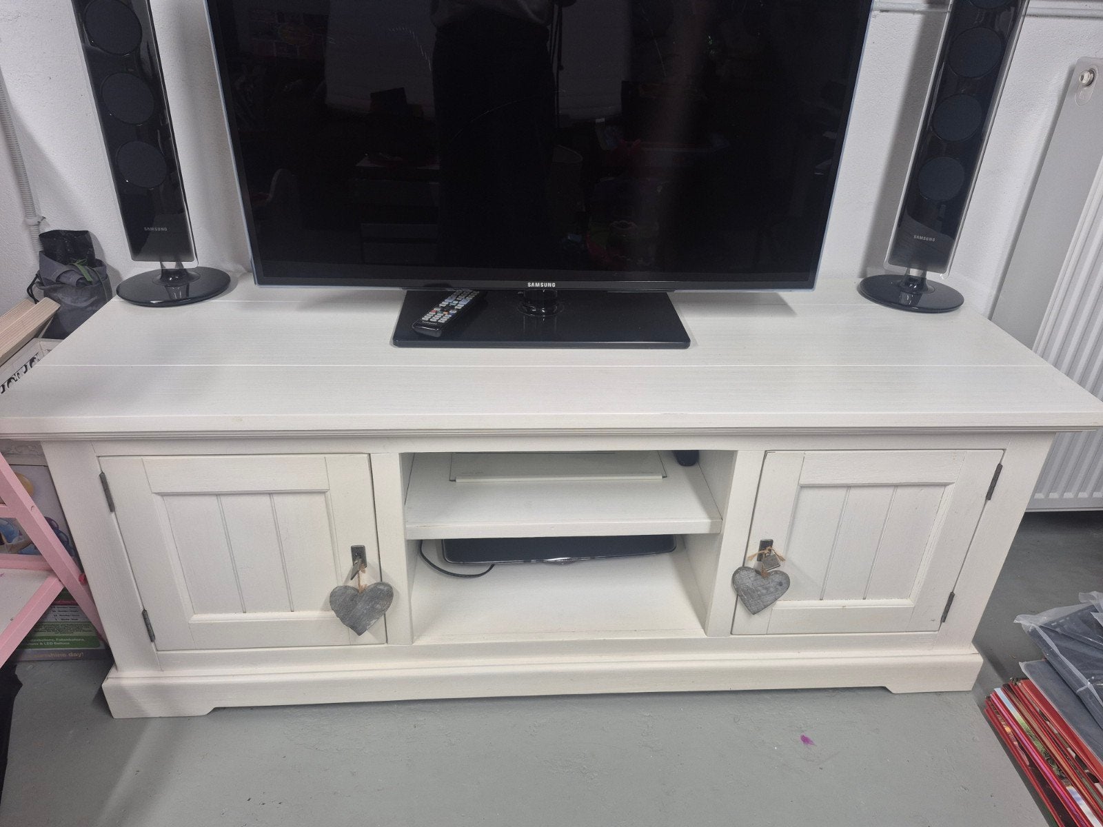 Off-white TV-meubel met opbergruimte, Huis en Inrichting, Ophalen, Gebruikt, Brocante, landelijk, 150 tot 200 cm