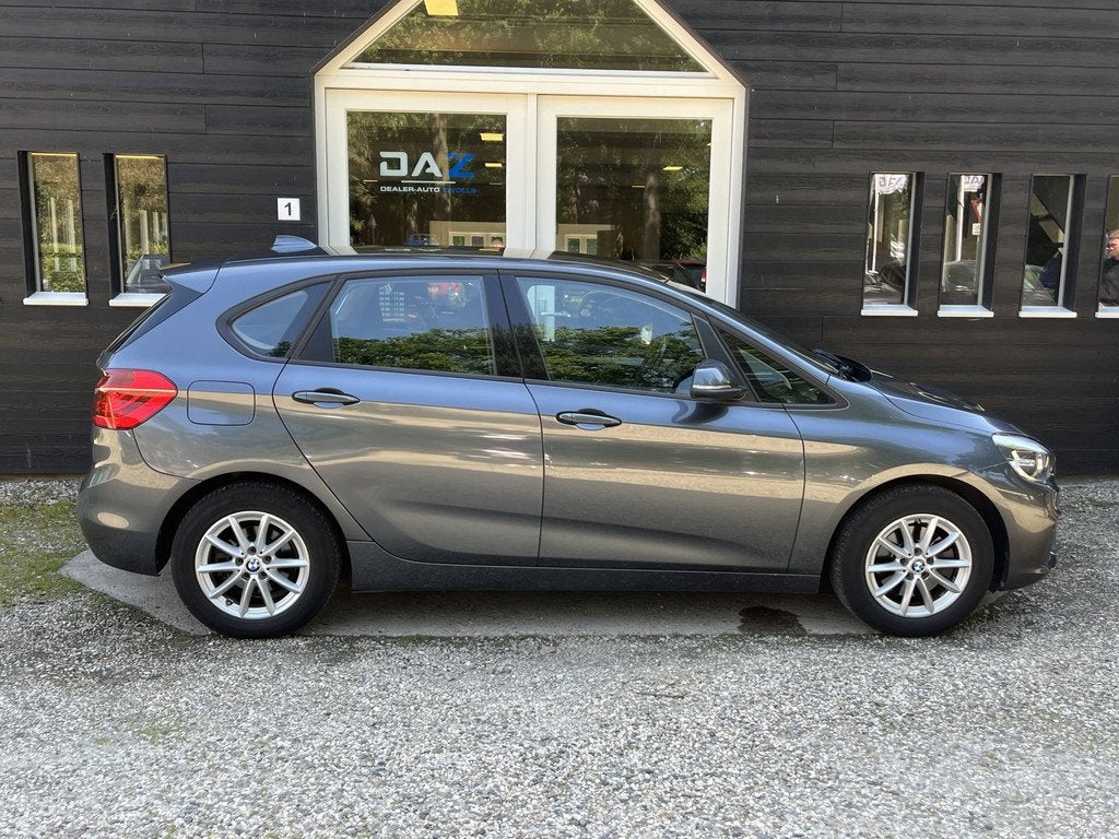 BMW 2 Serie Active Tourer 218i M Sport Aut/Ecc/Navi/Trekhaak, Gebruikt, Bedrijf, 695 kg, 1300 kg