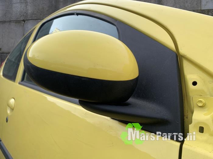 Buitenspiegel rechts van een Peugeot 107, Auto-onderdelen, Spiegels, Gebruikt, -, -, Ophalen of Verzenden