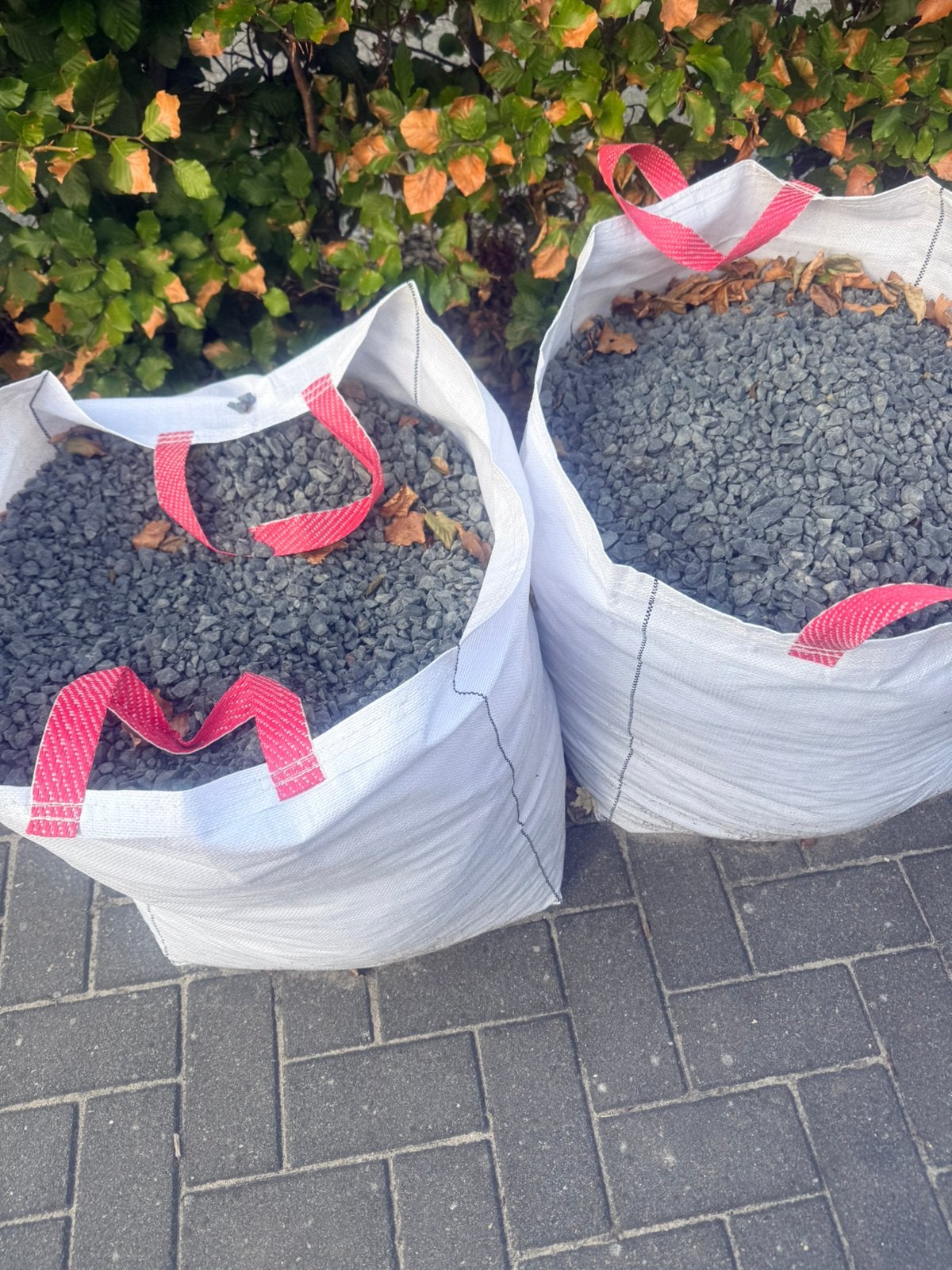 Twee kleine bigbags met Basalt split 8-16 mm, Tuin en Terras, Grind, Keien en Split, Ophalen, Nieuw, Split, Basalt