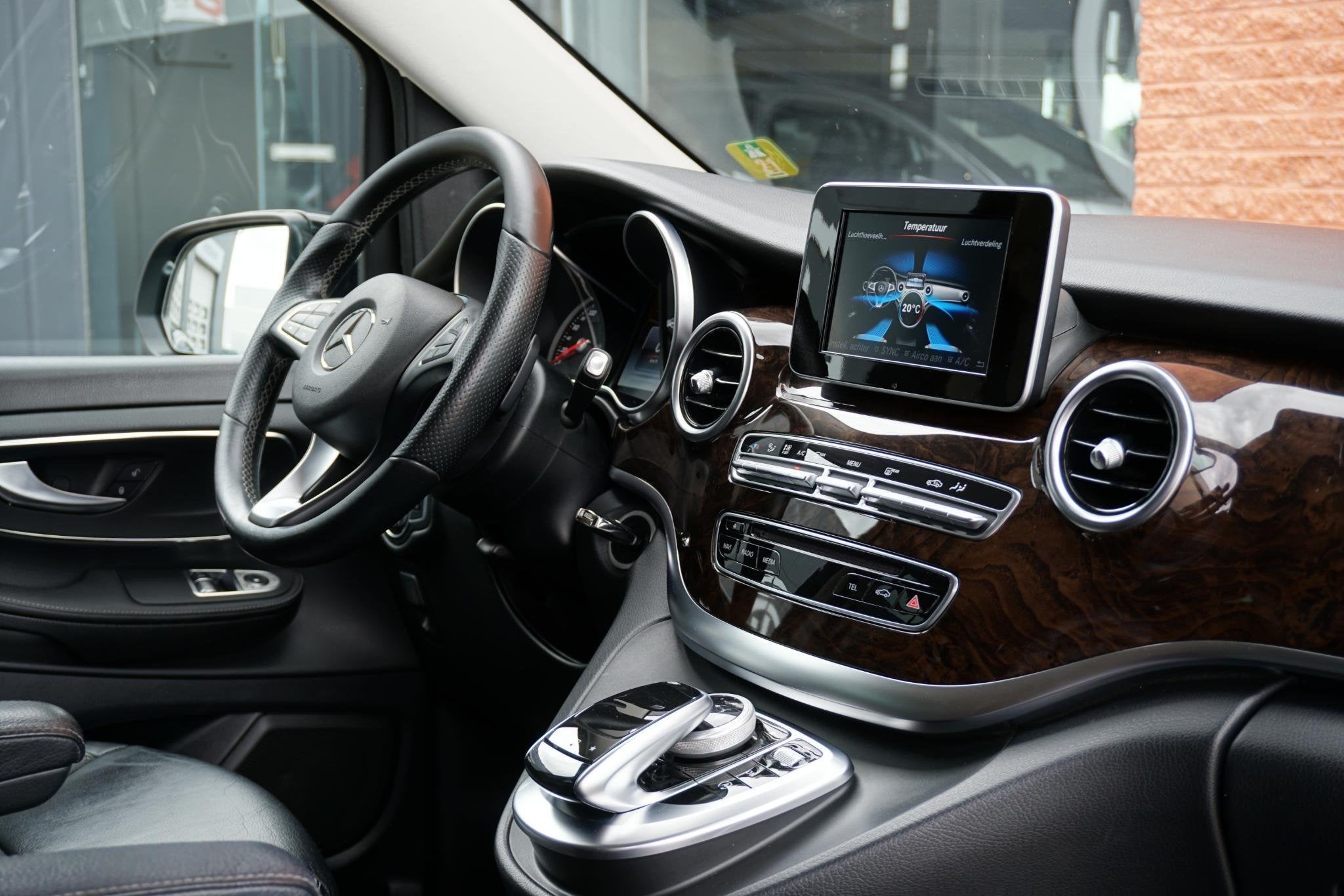 Mercedes-Benz V-klasse 220d Lang Avantgarde 8 pers + CAMERA, Auto's, Automaat, Gebruikt, 2000 kg, 255 €/maand