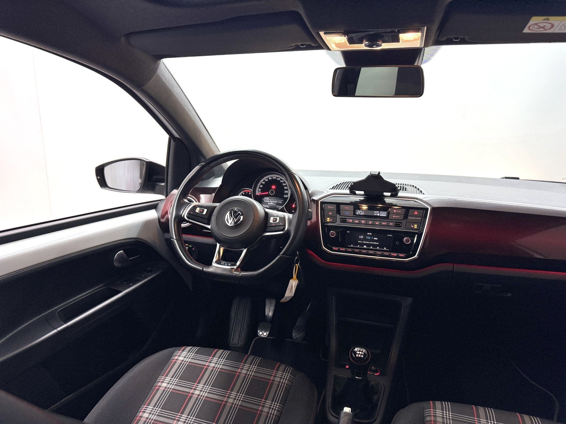 Volkswagen up! 1.0 TSI GTI / Pano / Cruise / Stoelverw / Cli, Auto's, 970 kg, Stof, 4 stoelen, 116 pk