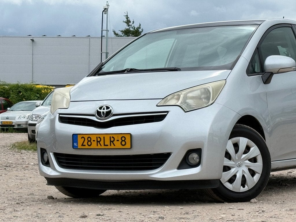 Toyota Verso-S 1.3 VVT-i Aspiration/PANO/NAVI, Voorwielaandrijving, Euro 5, Gebruikt, 4 cilinders